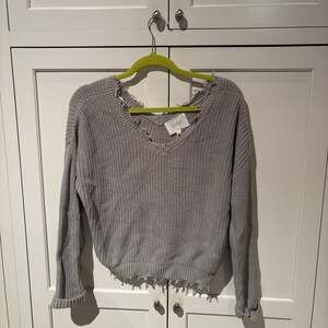 Jessica Simpson Gray Cropped Sweater with Distressed Hem